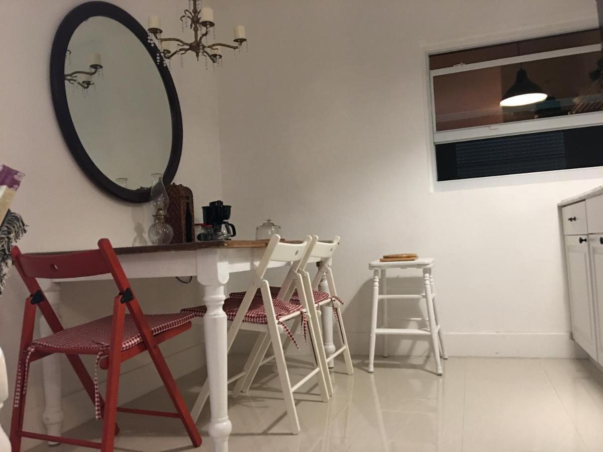 Private Studio Blocks From Coconut Grove マイアミ エクステリア 写真
