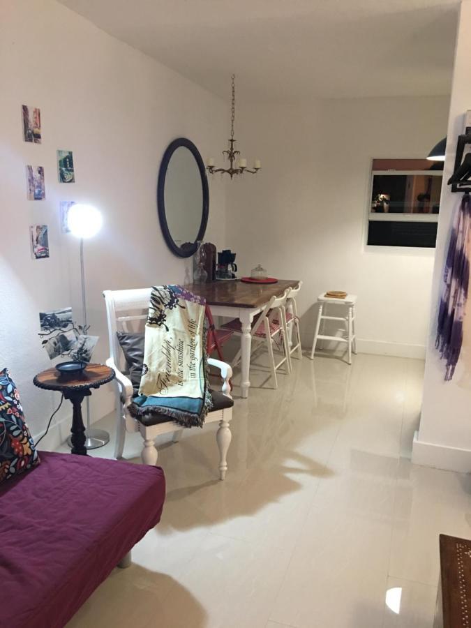 Private Studio Blocks From Coconut Grove マイアミ エクステリア 写真