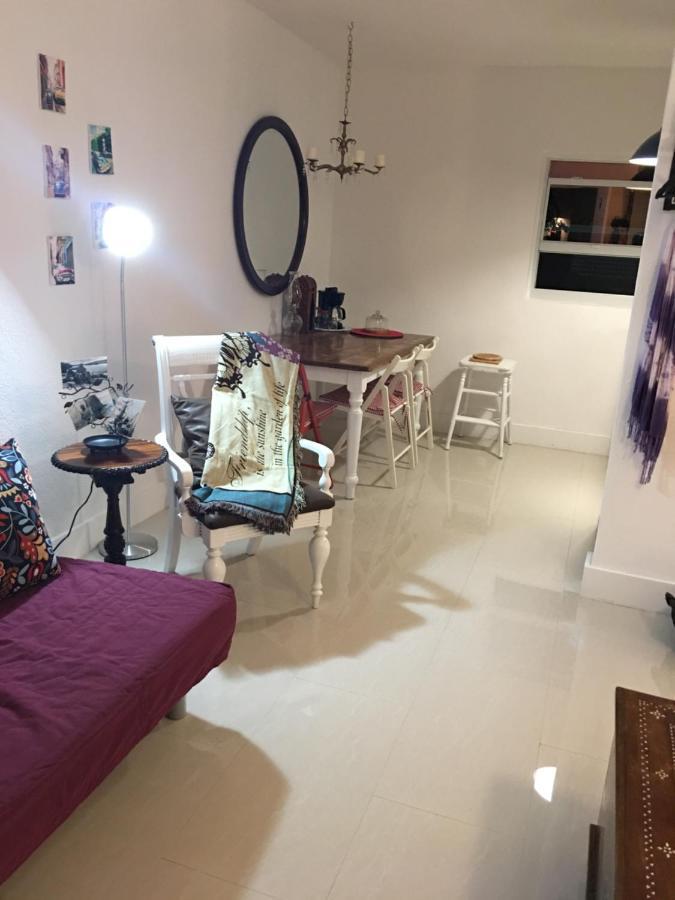 Private Studio Blocks From Coconut Grove マイアミ エクステリア 写真