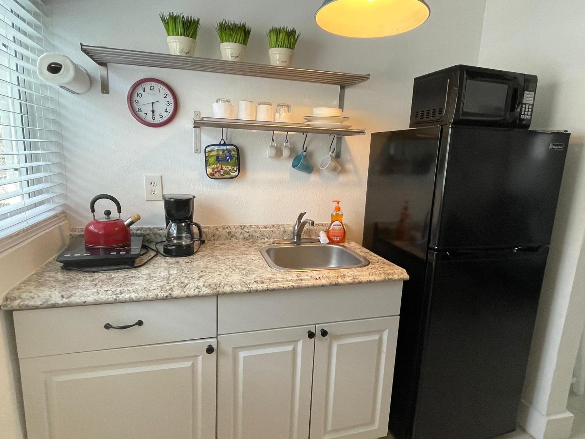 Private Studio Blocks From Coconut Grove マイアミ エクステリア 写真