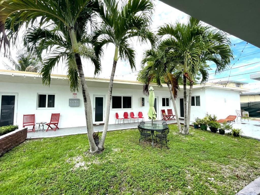 Private Studio Blocks From Coconut Grove マイアミ エクステリア 写真